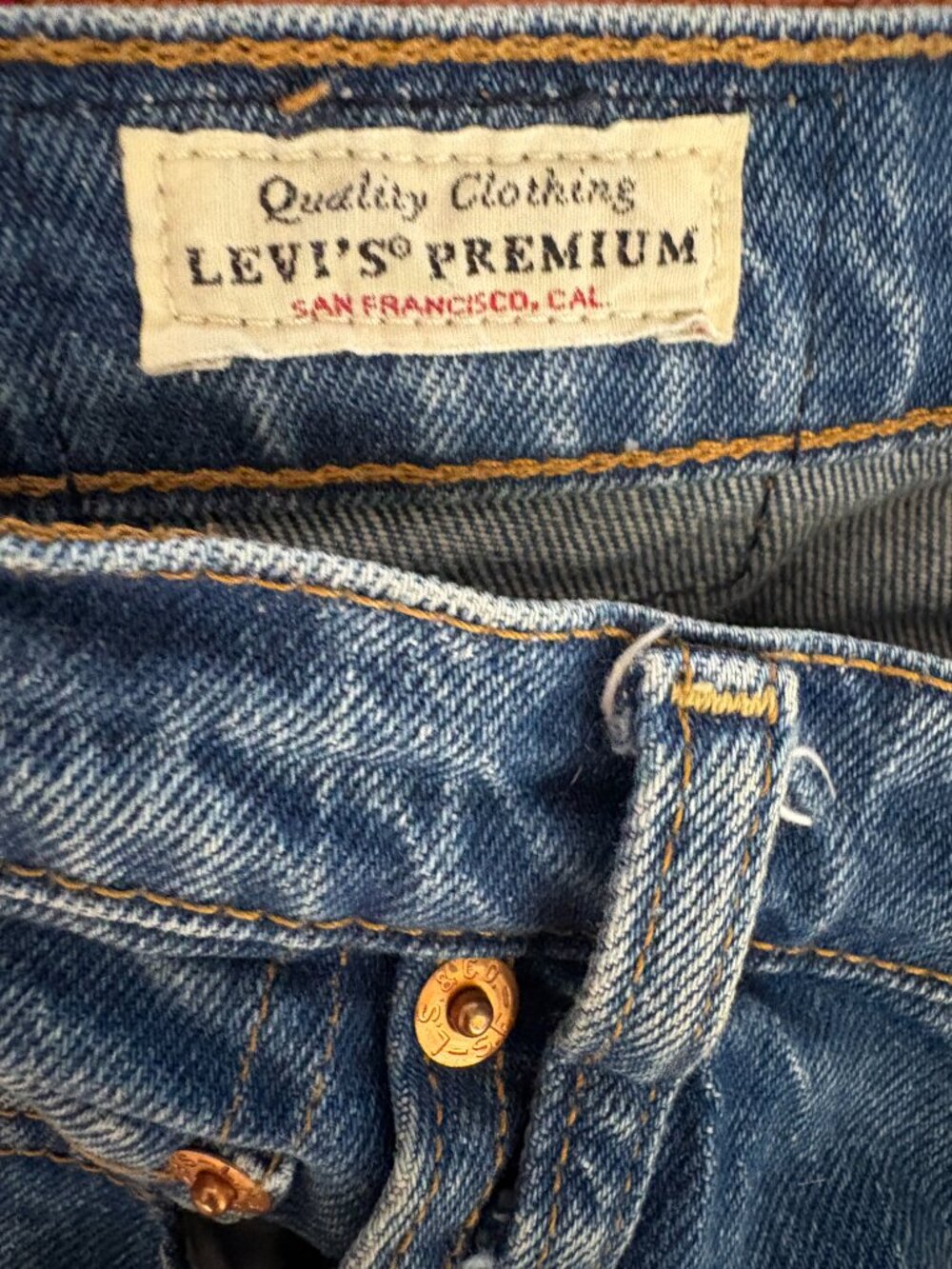Levi's Ribcage Straight Jeans Ultra High Rise Button Fly M Wash Denim 29W/27L - Picture 4 of 5